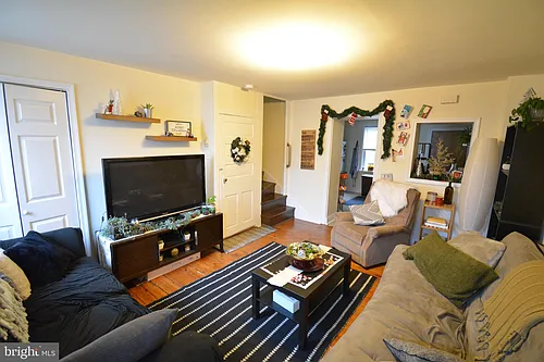 4531 Saint Davids St Photo 1