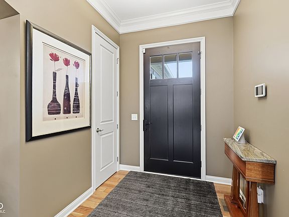 3rd image of 982 Oscar Ln