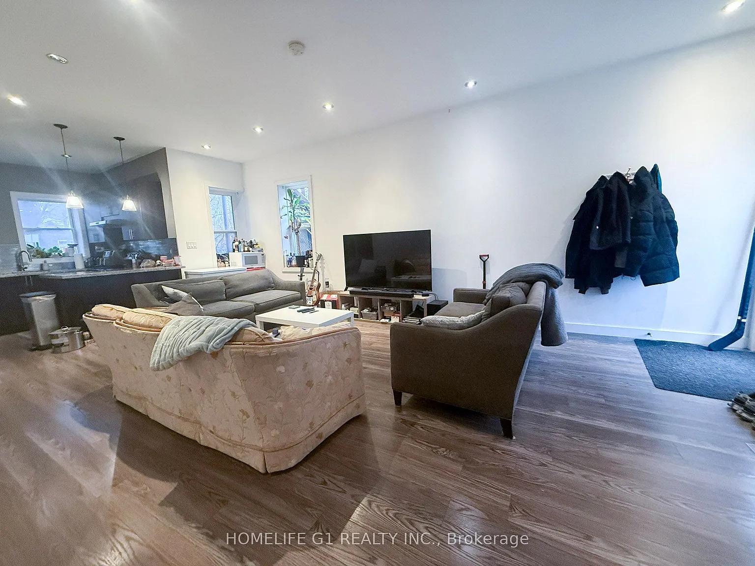 3 bed, $2,399 — Photo 3