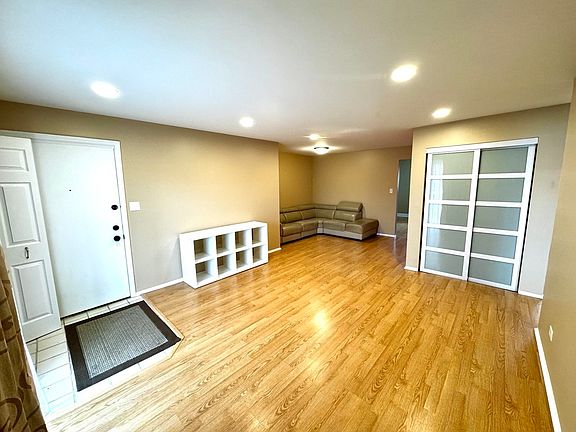 2nd image of 2215 Nichols Rd APT C