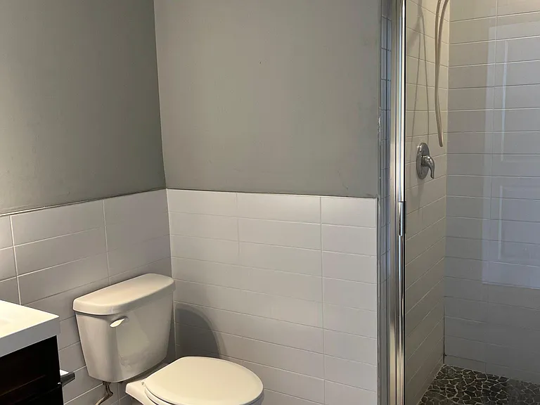 533 N Budd St #D3 — Photo 11