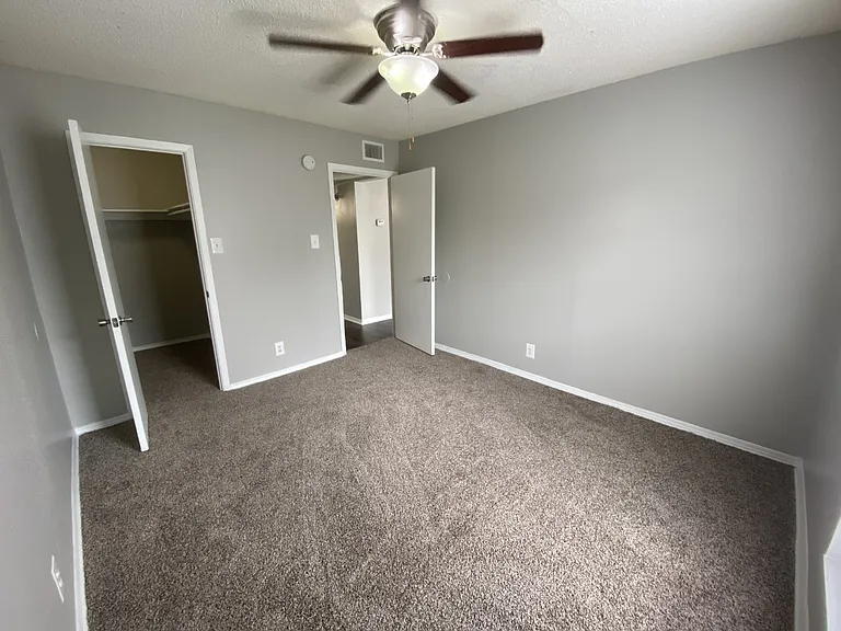 1809 W Schunior Rd #212 — Photo 5
