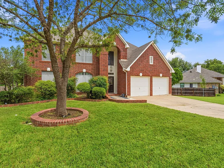 8317 Pommel Dr — Photo 3