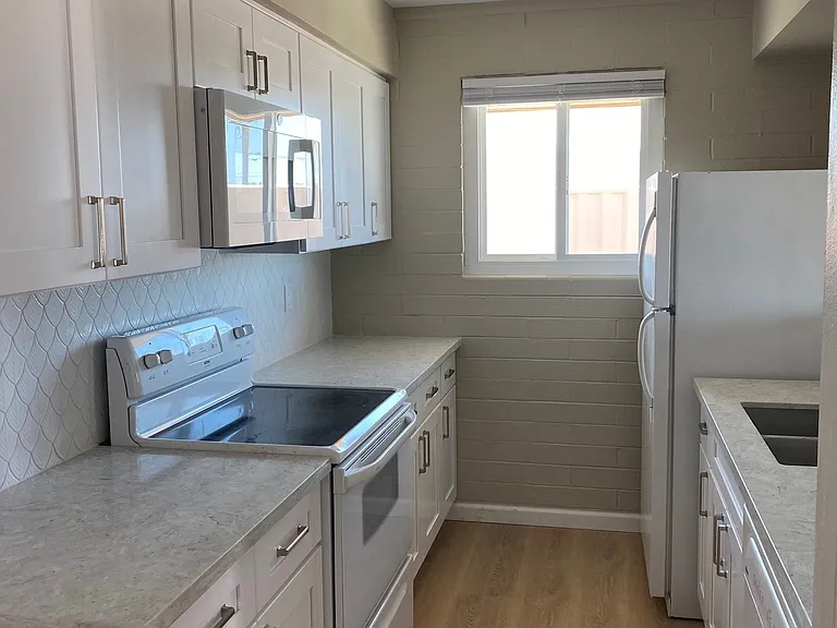 482 Monaco Ln #4 — Photo 6