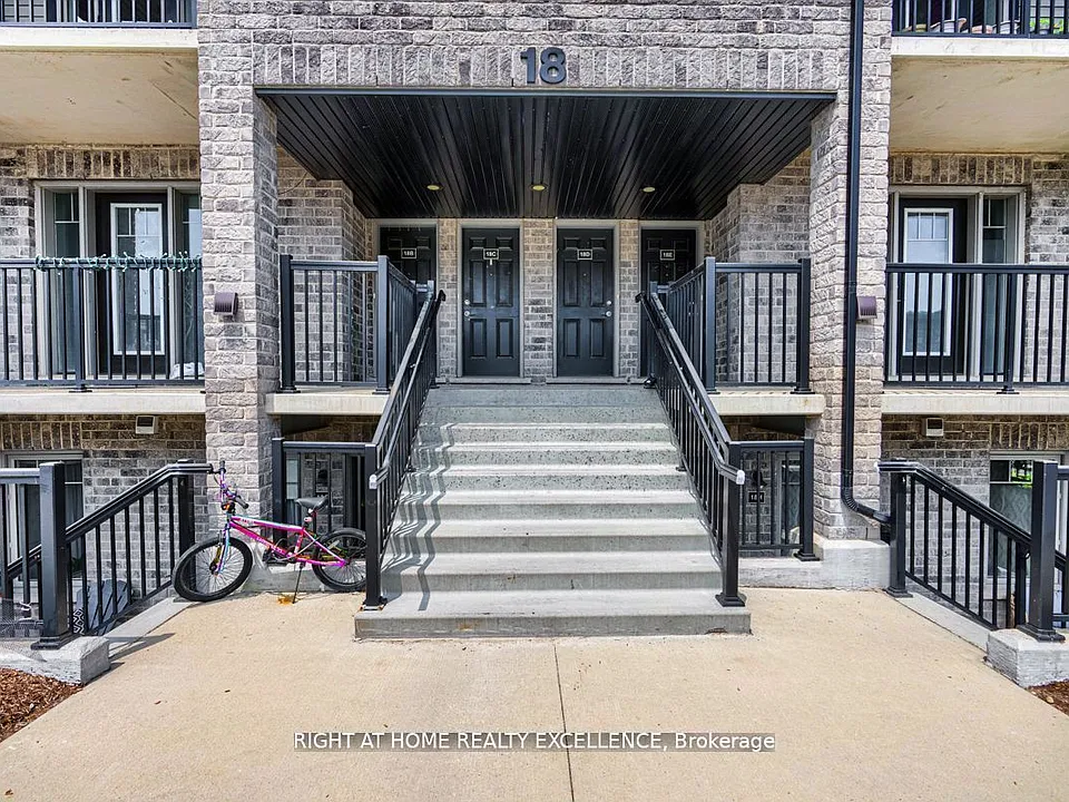 1989 Ottawa St S #18