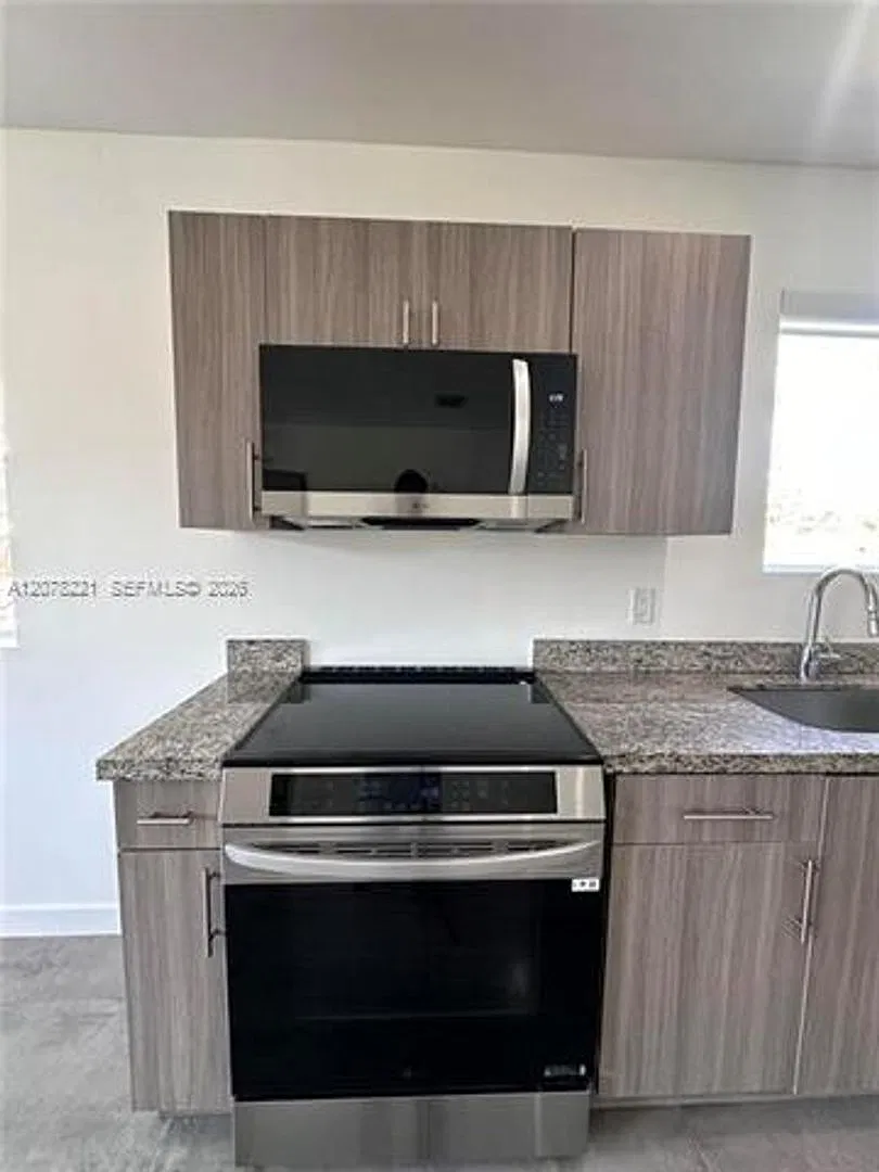 165 NW 39th St cu-3, Miami, FL 33127 — Photo 4