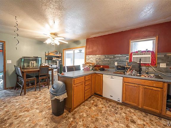 5th image of 14 Marion Dr