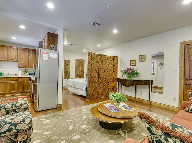 Claremont Apartments — Photo 21