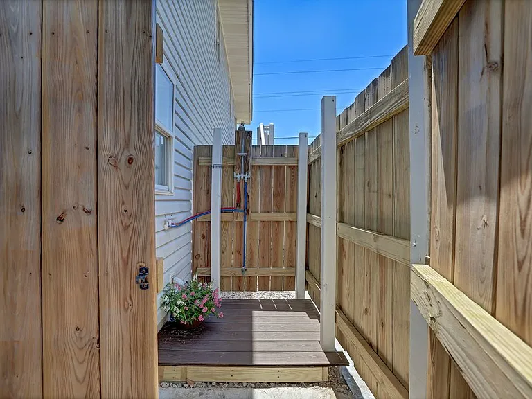 1027 S Shore Dr #B — Photo 15