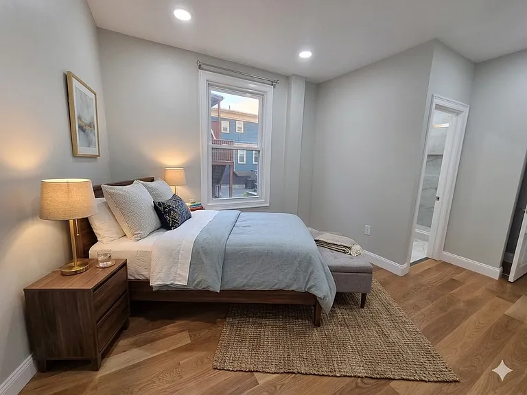 56 Pinckney St #1 — Photo 2