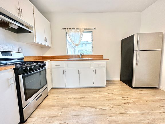 2nd image of 324 E Avenue 28