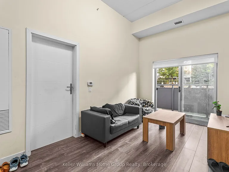 251 Hemlock St #109 — Photo 7