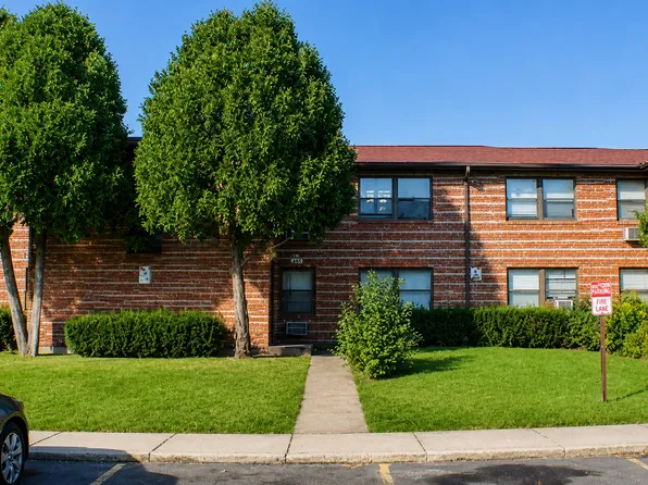 2902 31st St #7, Zion, IL 60099