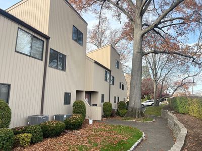 100 Hope Street APT 10, Stamford, CT, 06906