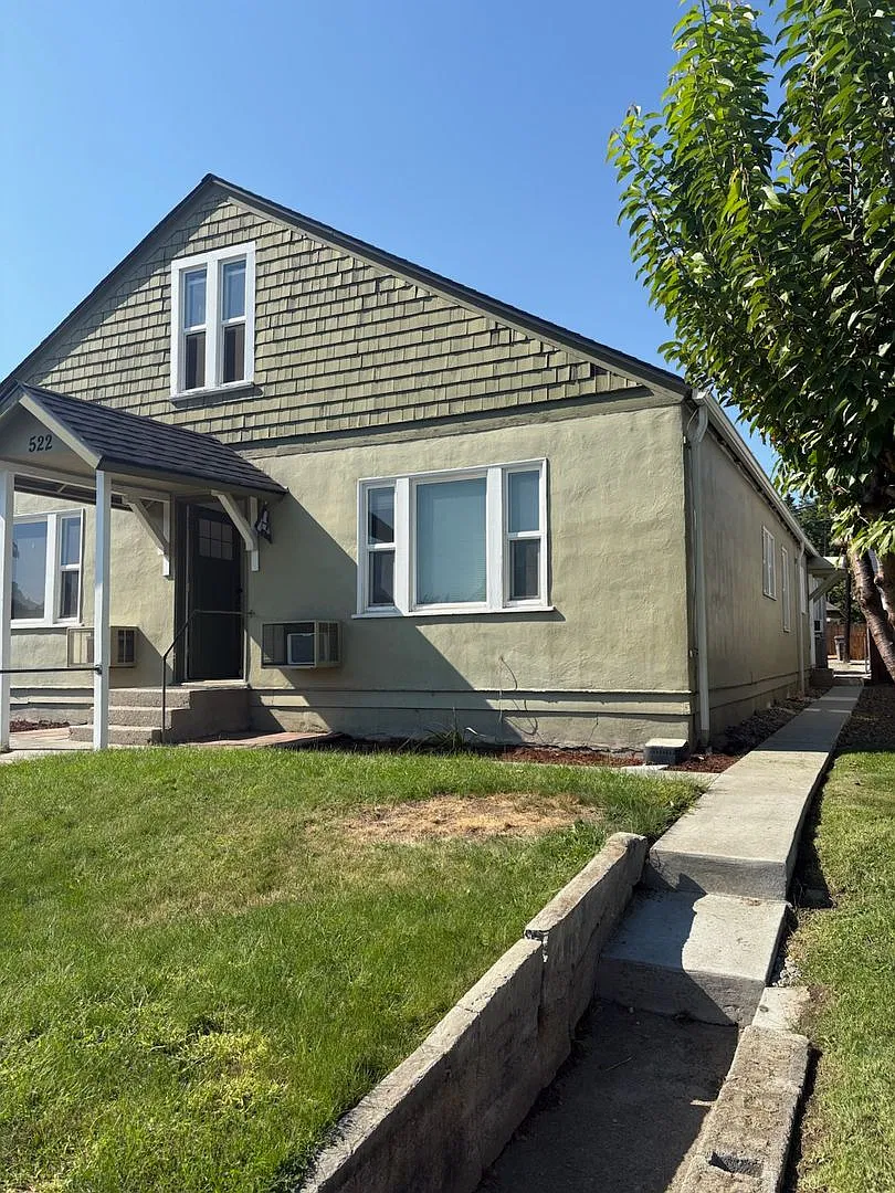 522 Orondo Ave — Photo 1