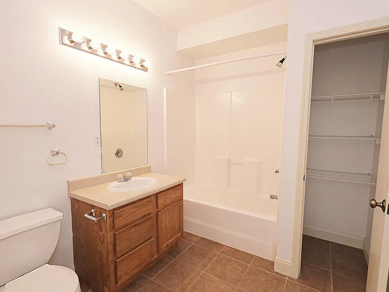 331 Fulton St — Photo 40