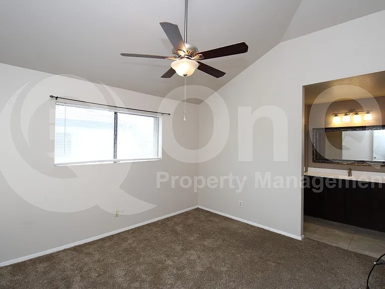 4201 N 20th St #227 — Photo 9
