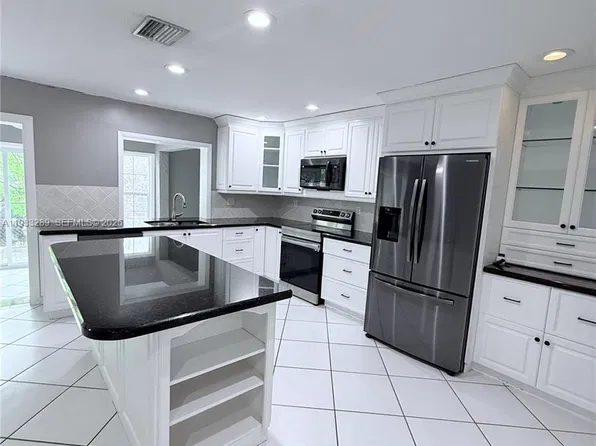 4341 Coral Springs Dr #1G, Pompano Beach, FL 33065