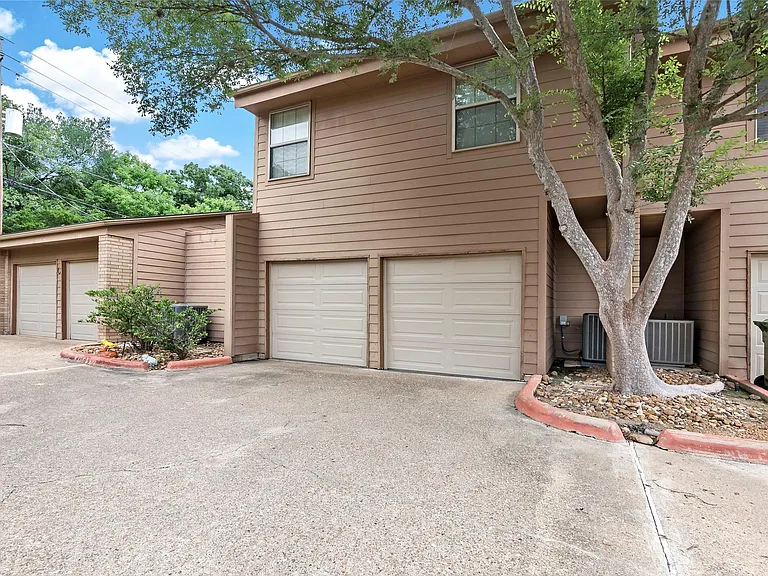3122 Camelot Dr #33 — Photo 26