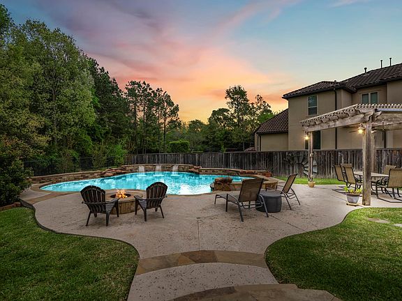 2nd image of 139 Monterrey Pines Dr