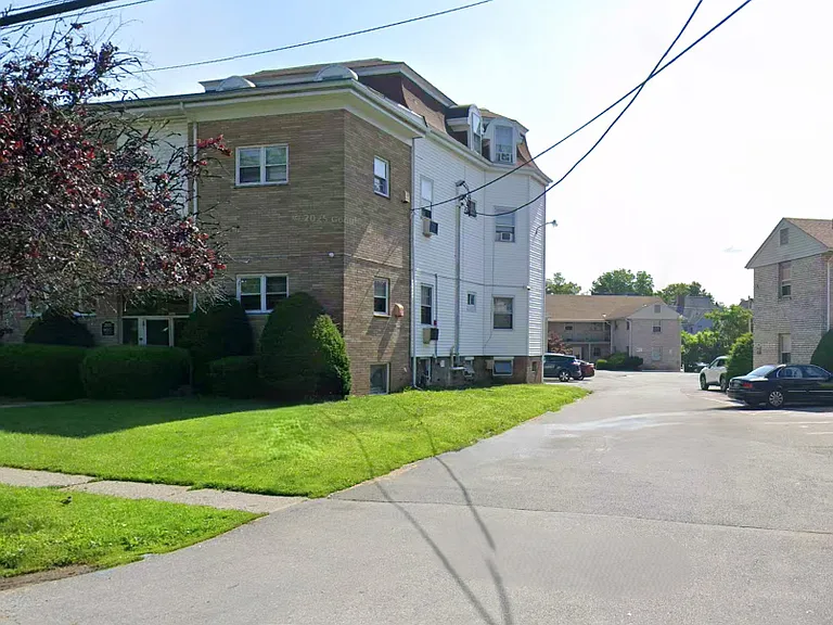 92-96 S Hamilton St — Photo 5