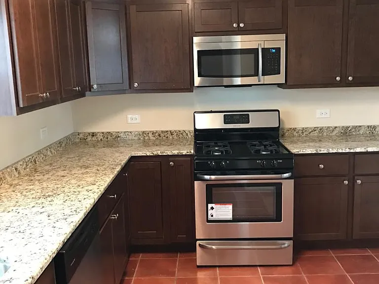 1731 N Linden Ave — Photo 3