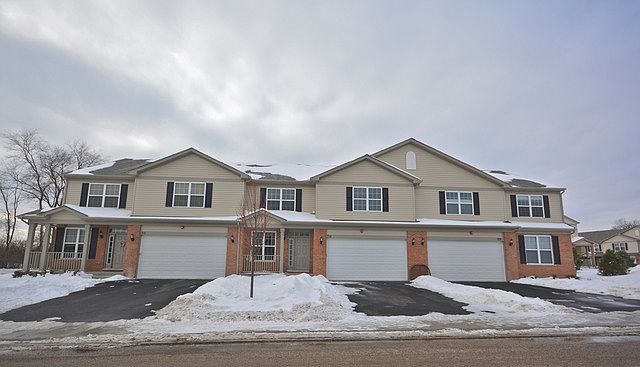 1st image of 742 Spencer Ln