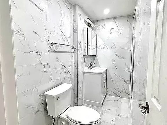 3rd image of 423 3rd Ave APT 3