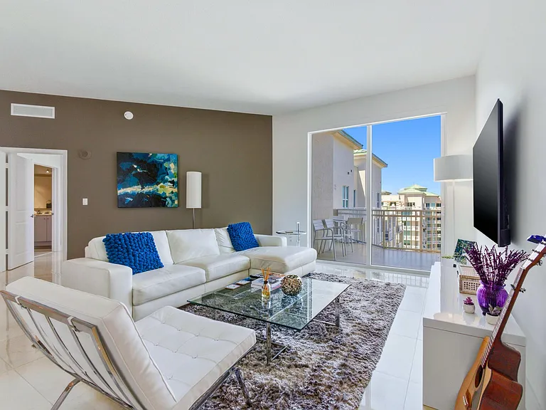 350 N Federal Hwy #Penthouse 09 — Photo 10