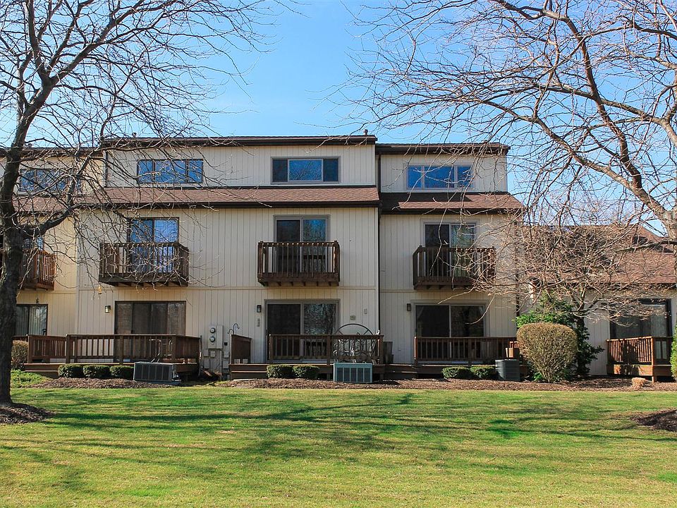 1st image of 2413 Bunker Ln APT C
