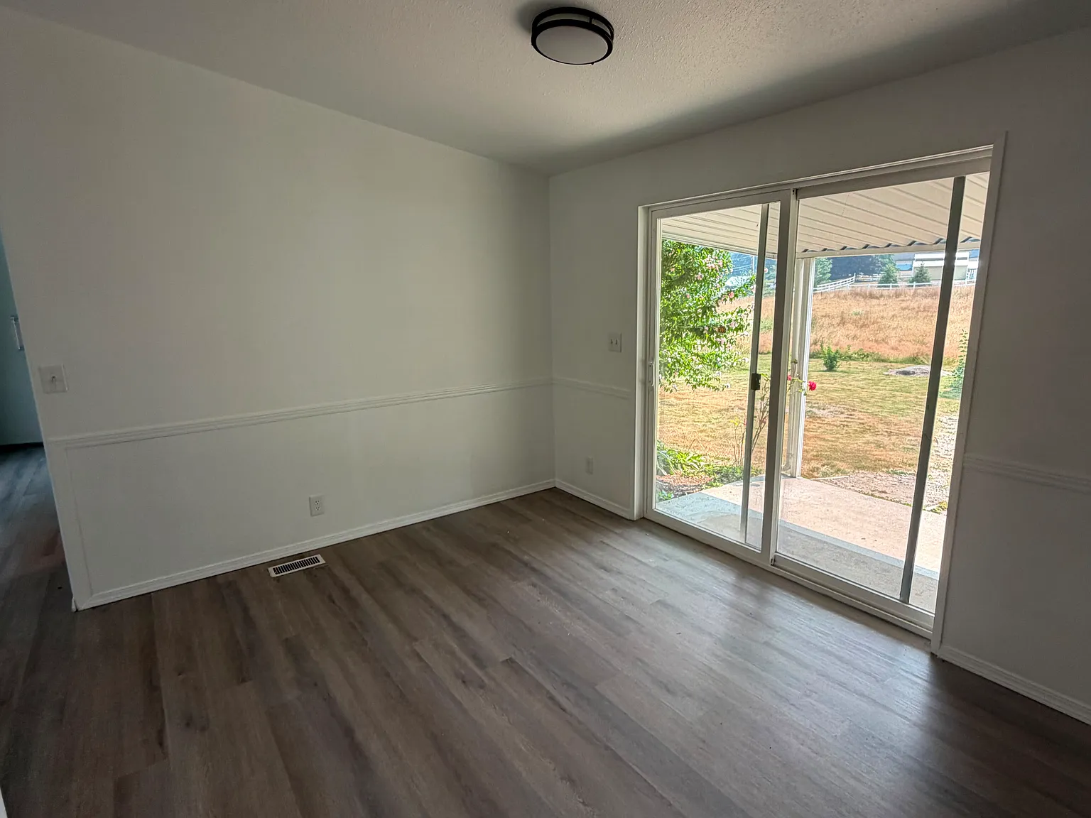 3 bed, 1400 sqft, $3,000 — Photo 4