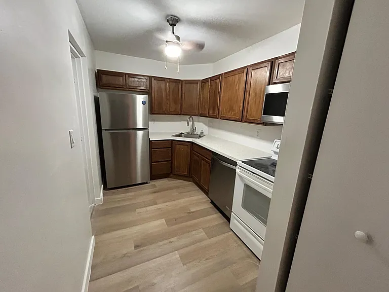 3115 Oakland Shores Dr #E103 — Photo 3