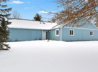 1534 Iris Glen Dr, Twinsburg, OH 44087