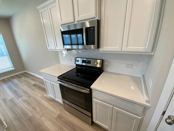 3rd image of 2826 Wasilla Dr