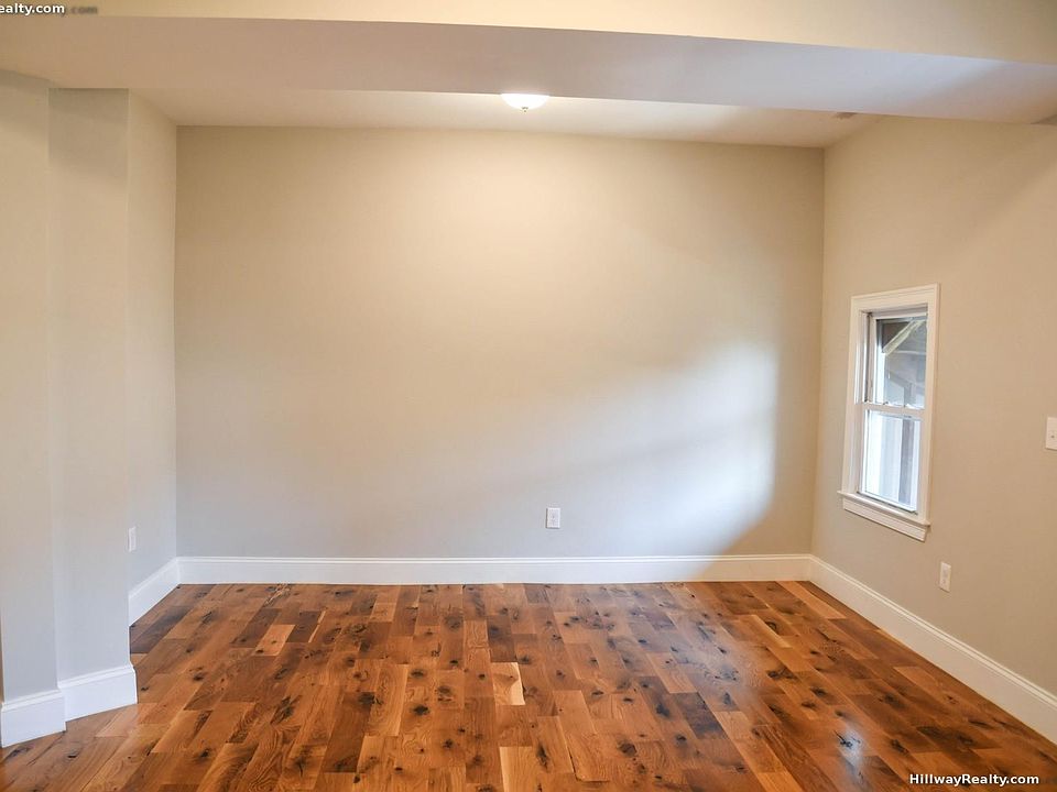 2nd image of 224 Lexington St #1C
