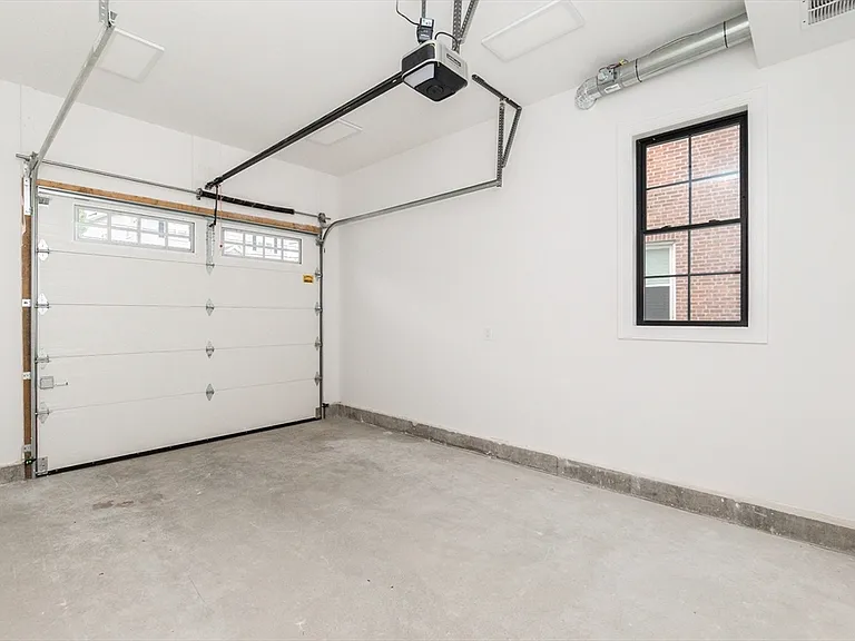 165 Campbell Ave #2 — Photo 11