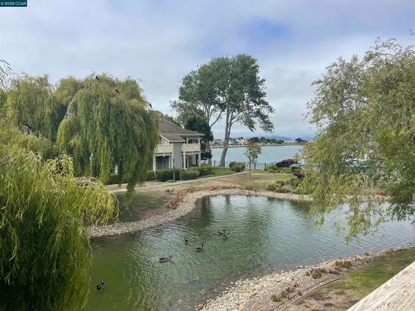 150 Shoreline Ct, Richmond, CA 94804