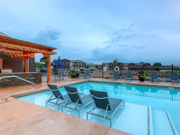 Legend Flats | Evans, CO Apartments