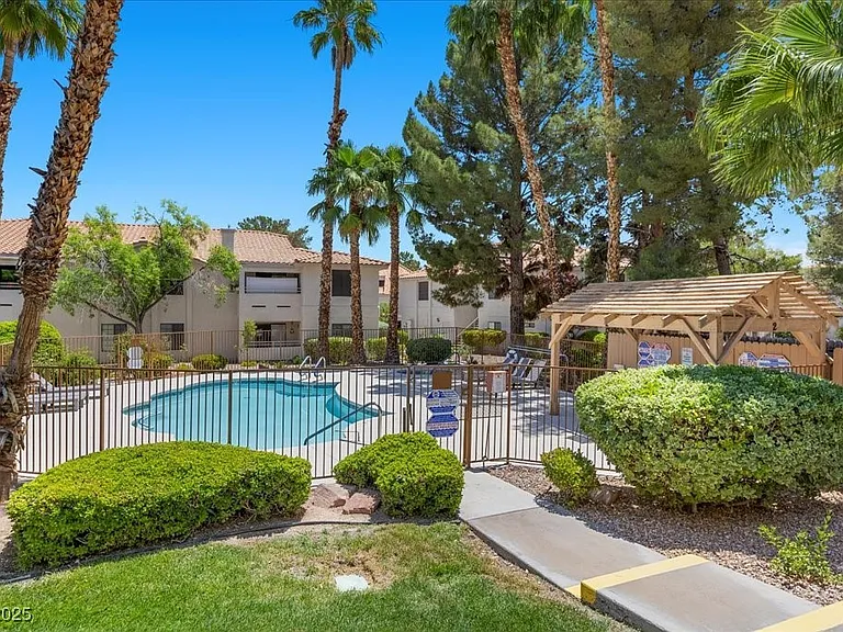 2623 S Durango Dr #102 — Photo 25