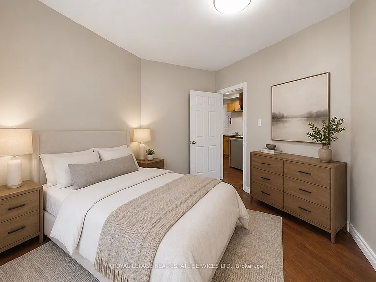 186 Spadina Rd #MAIN FLOOR — Photo 14