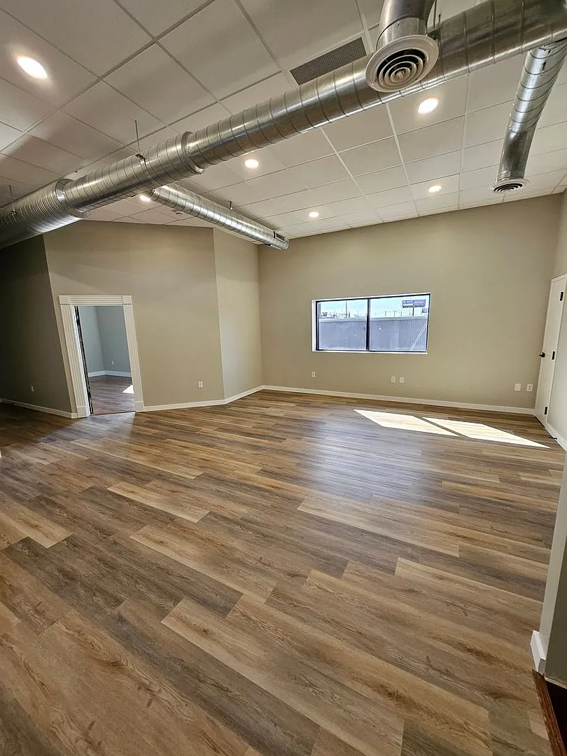 New large 1 bed apartment — Photo 1