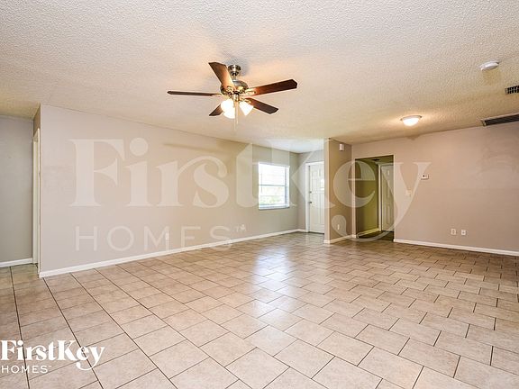 3rd image of 656 Canal Dr