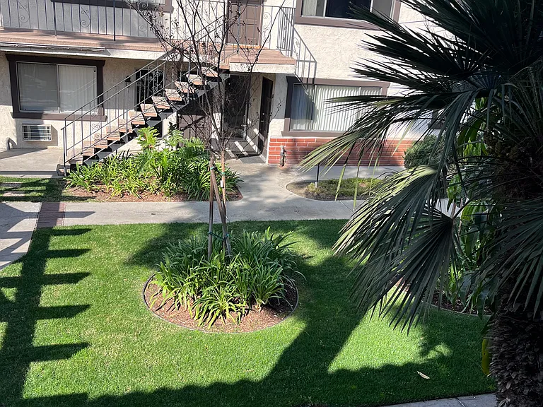 La Villa Descanso Apartments — Photo 5