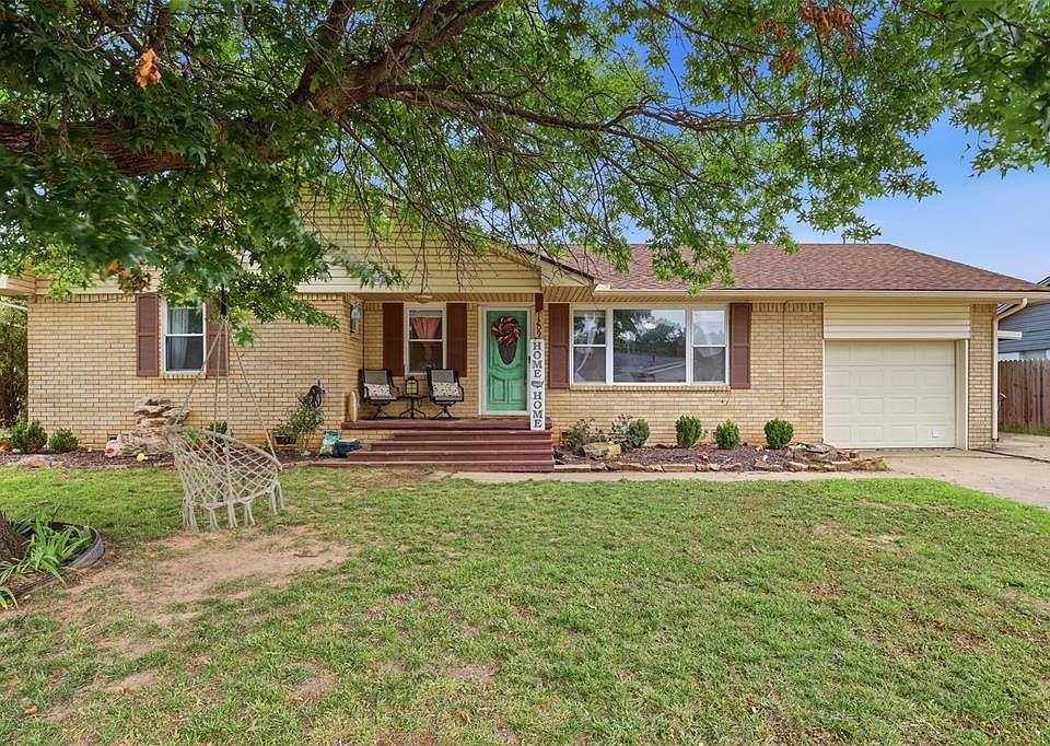1st image of 1209 Meadowbrook Ln