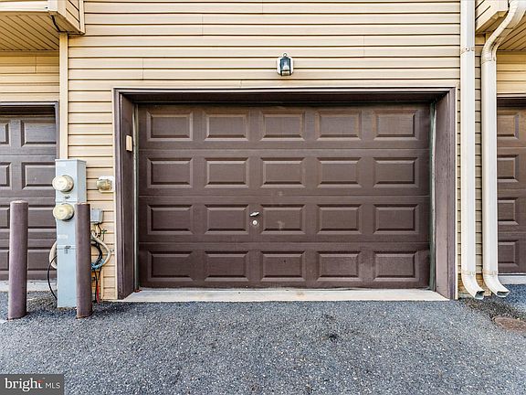 3rd image of 1410 Laurel Wood Way #83