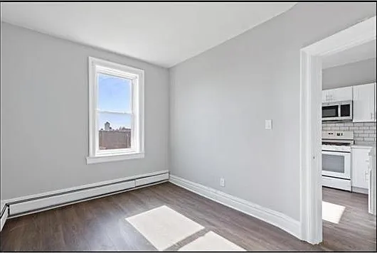 3 bed, 1.0 bath, $2,500 — Photo 4
