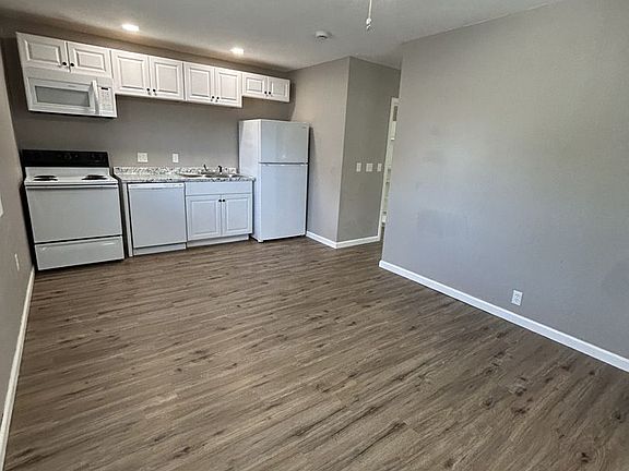 2nd image of 1413 S Broadway St #4
