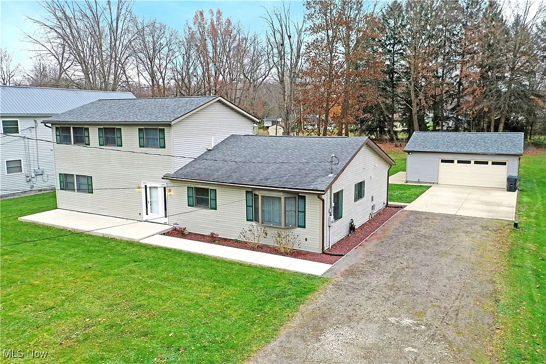 936 Rosegarden Dr NE photo 1