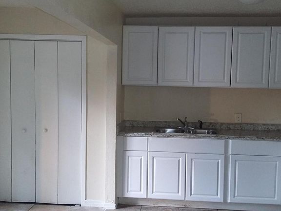 5th image of 5049 Campenella Dr