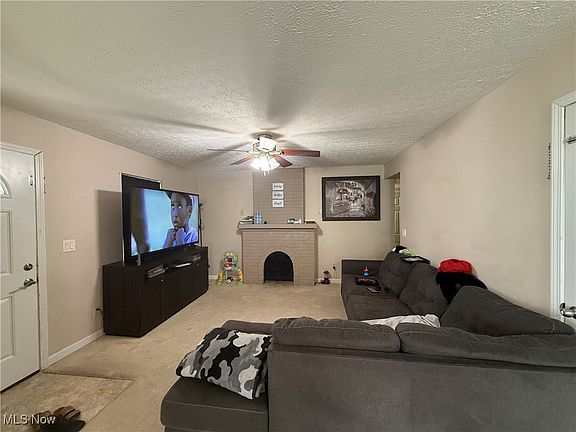 5th image of 700 Knopp St